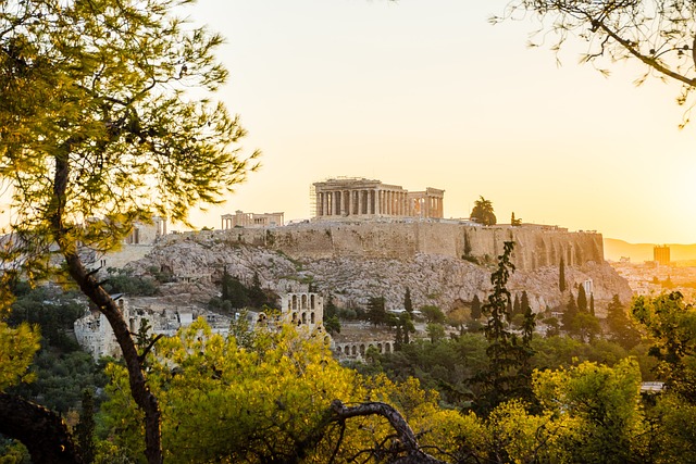 Visitez les lieux incontournables d’Athènes lors de votre voyage en Grèce.