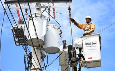 un électricien
